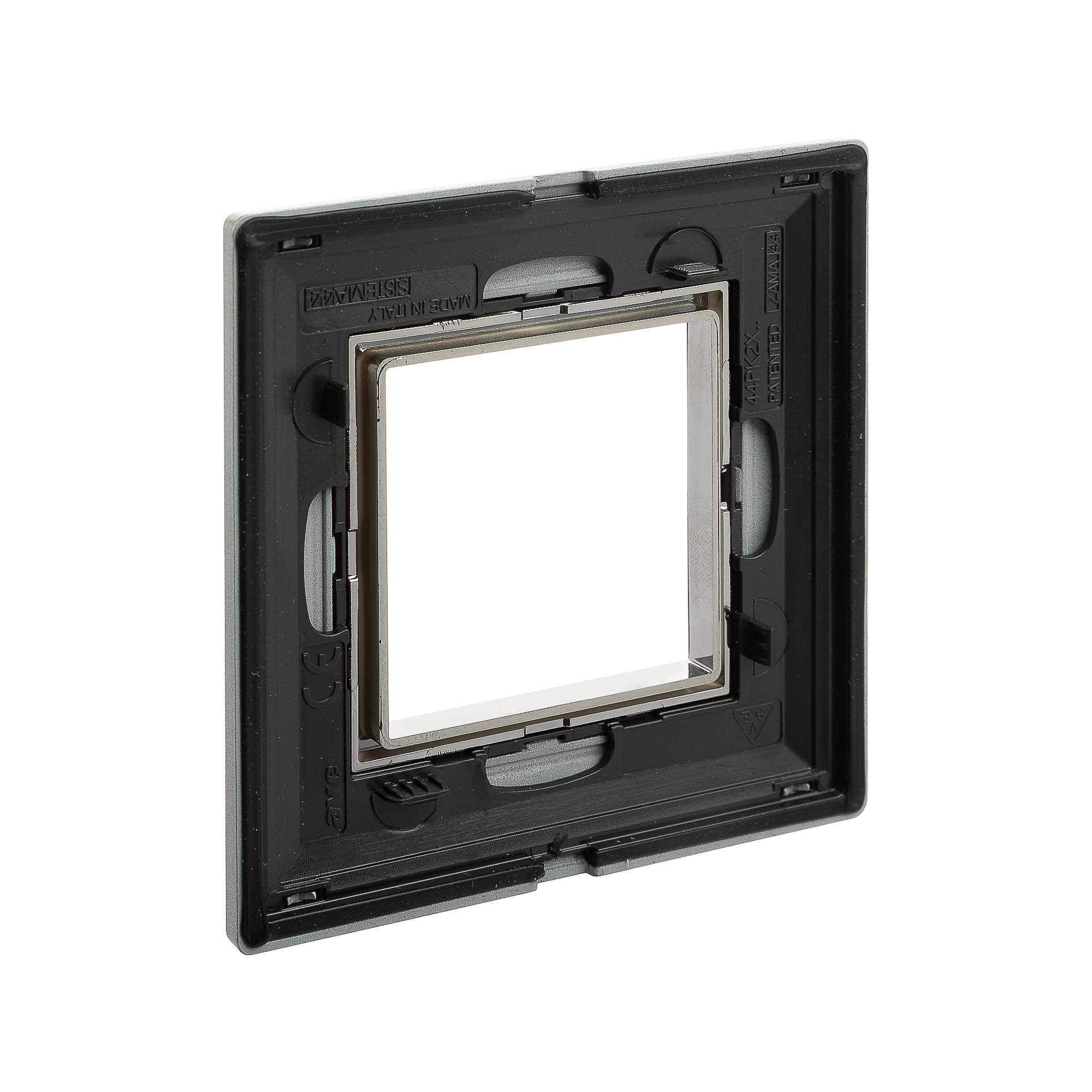 Рамка из металла 1 пост (2 мод.), Avanti, светло-серебристая