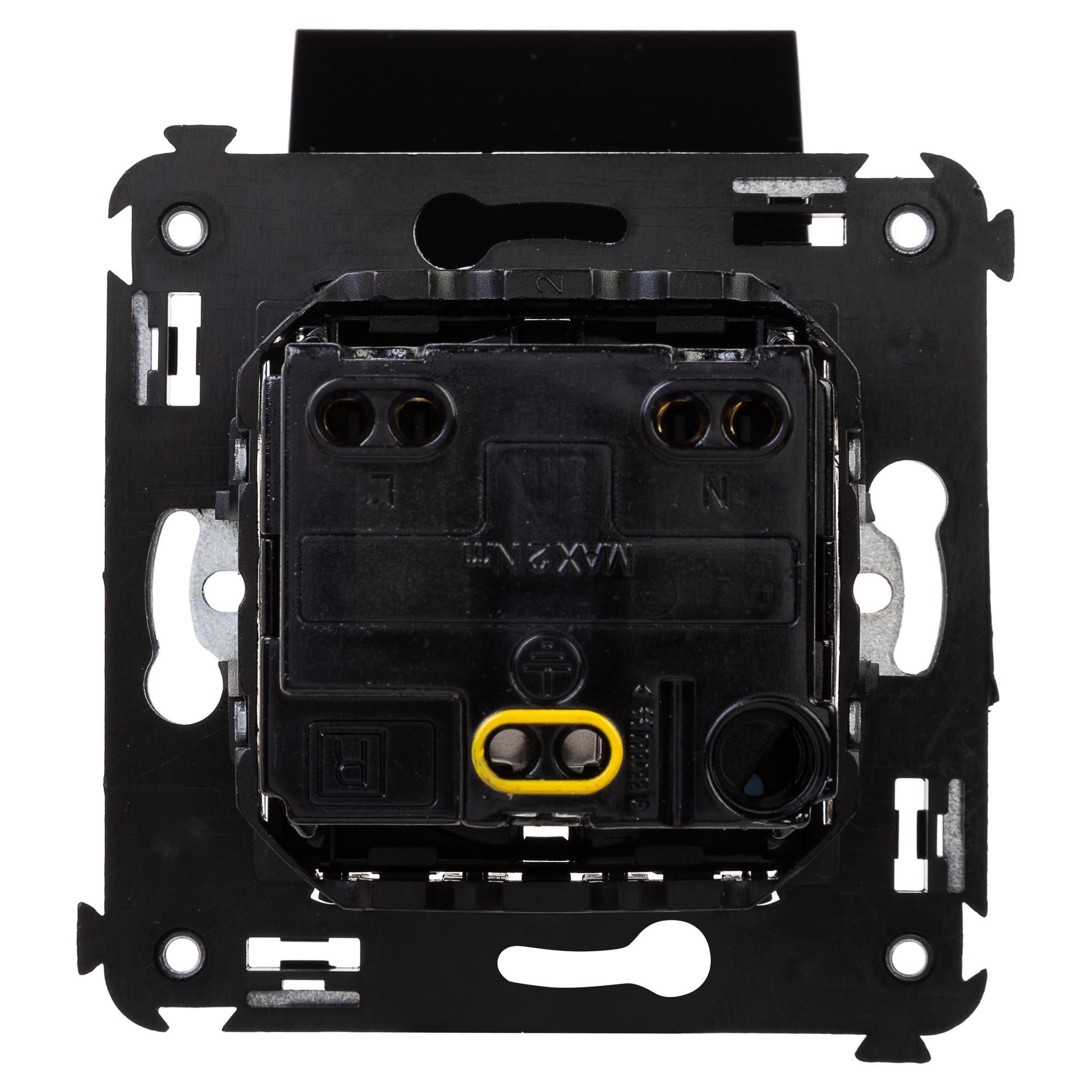 Розетка с крышкой в стену, 2P+E, с з/ш, Avanti, черный квадрат